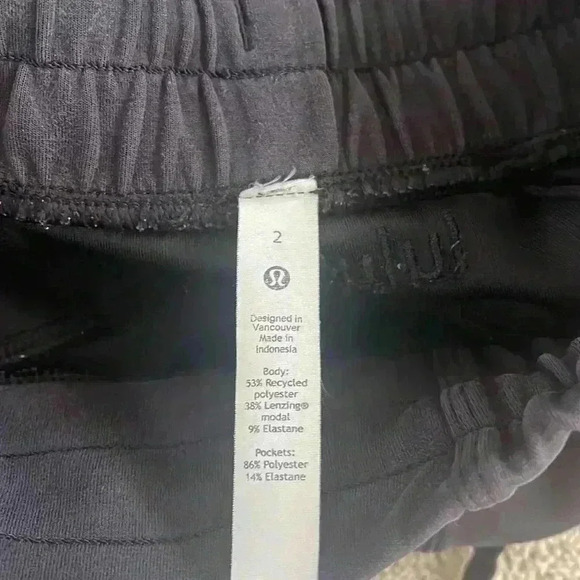 Lululemon Soft Ambitions High Rise Short - Picture 3 of 4